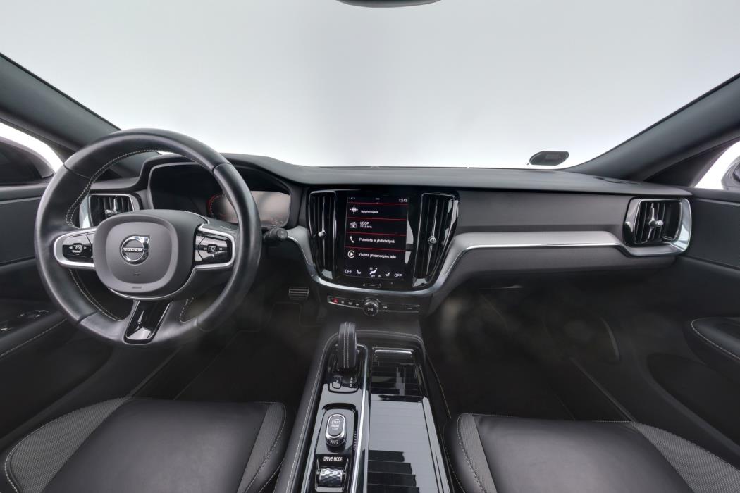 VOLVO V60 2021