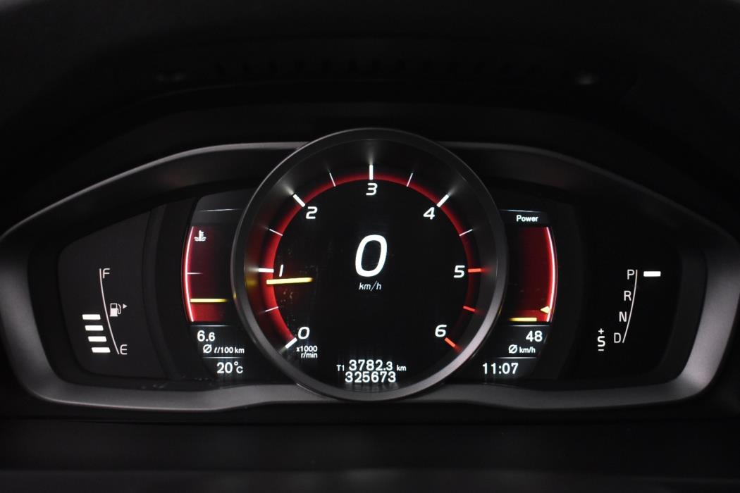 VOLVO V60 2016