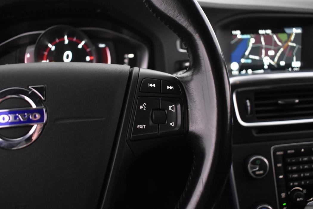 VOLVO V60 2016