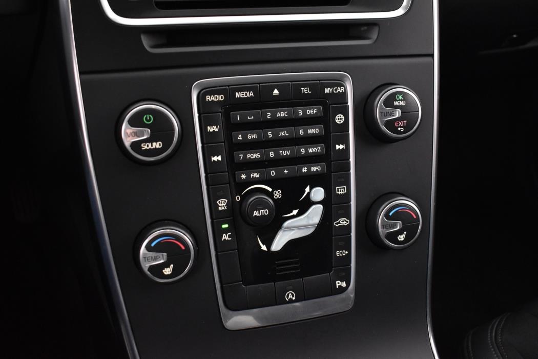 VOLVO V60 2016