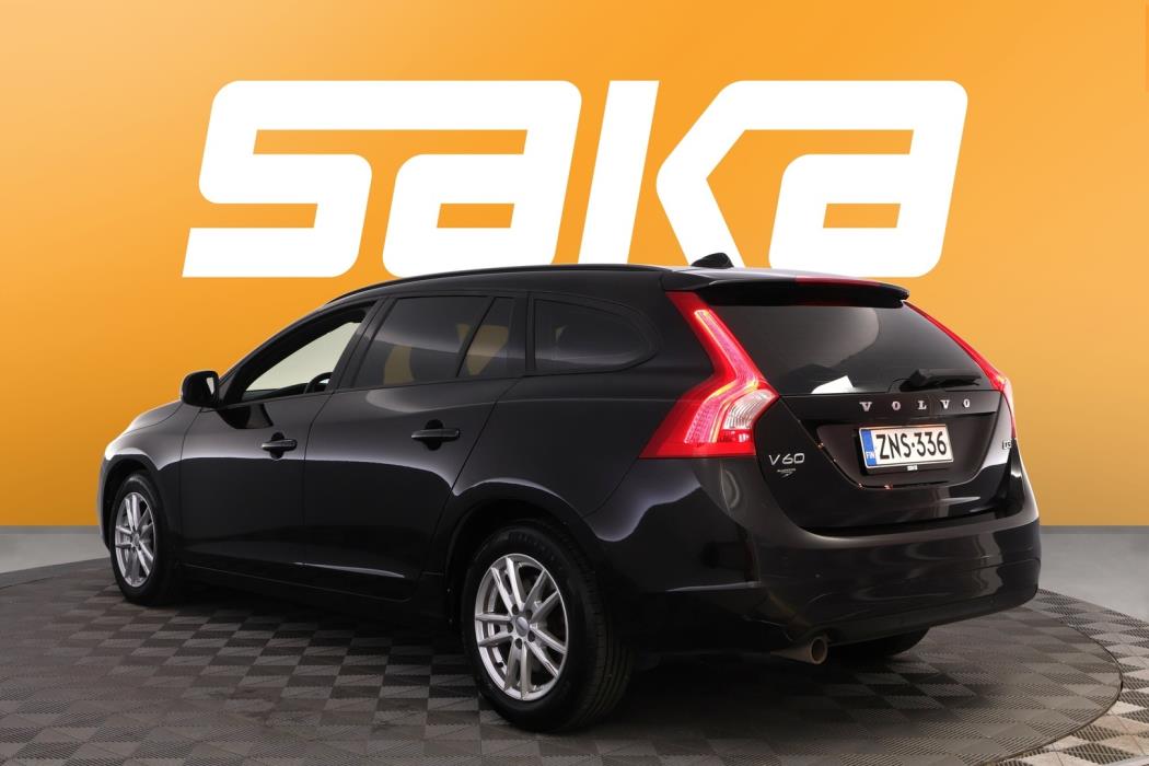 VOLVO V60 2016