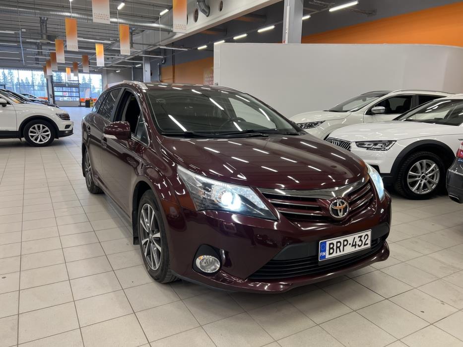 TOYOTA Avensis 2014