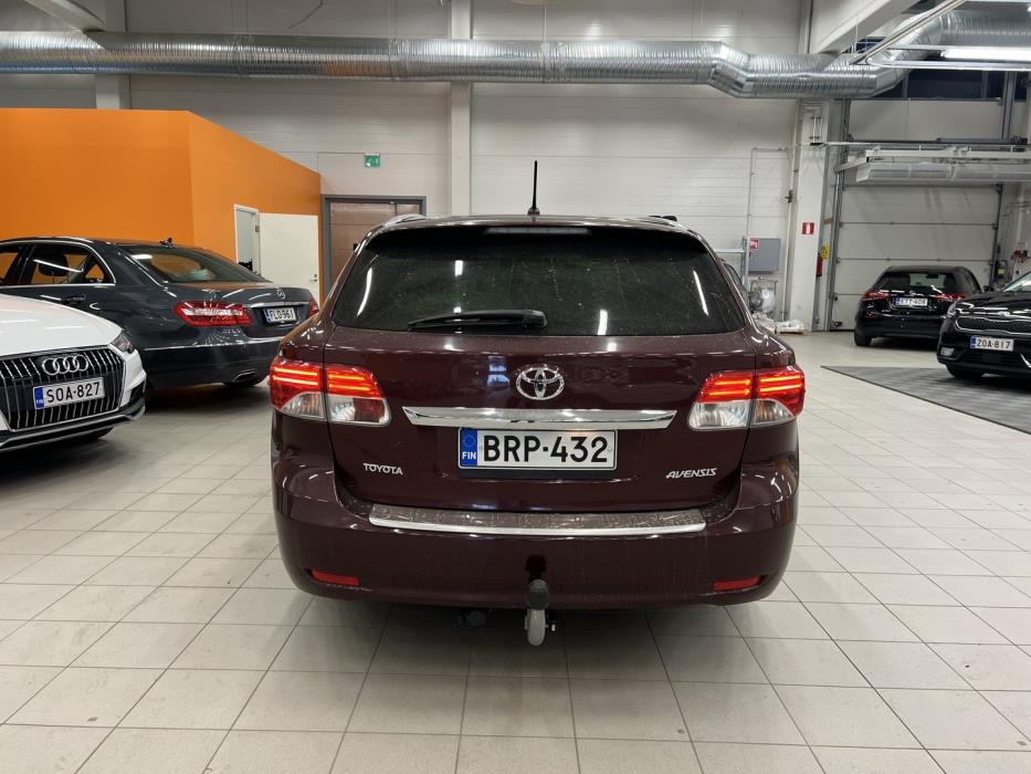 TOYOTA Avensis 2014