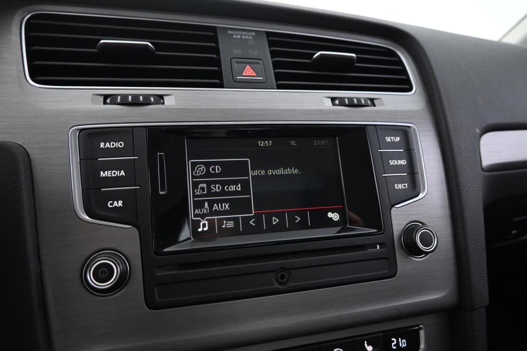 VOLKSWAGEN Golf 2015