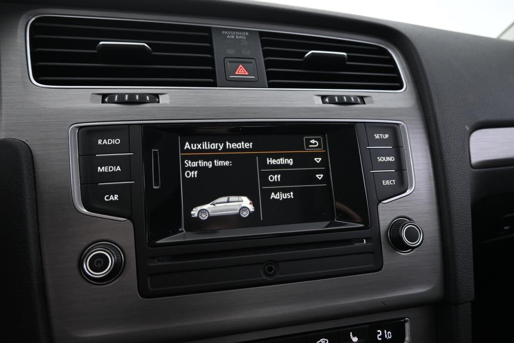 VOLKSWAGEN Golf 2015