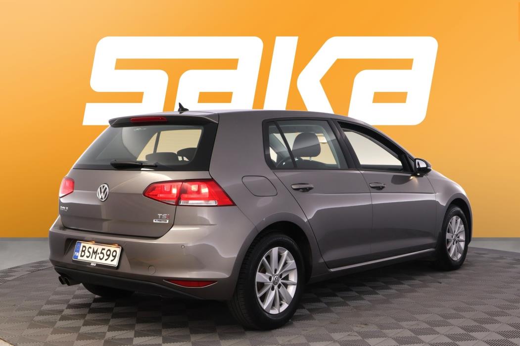 VOLKSWAGEN Golf 2015