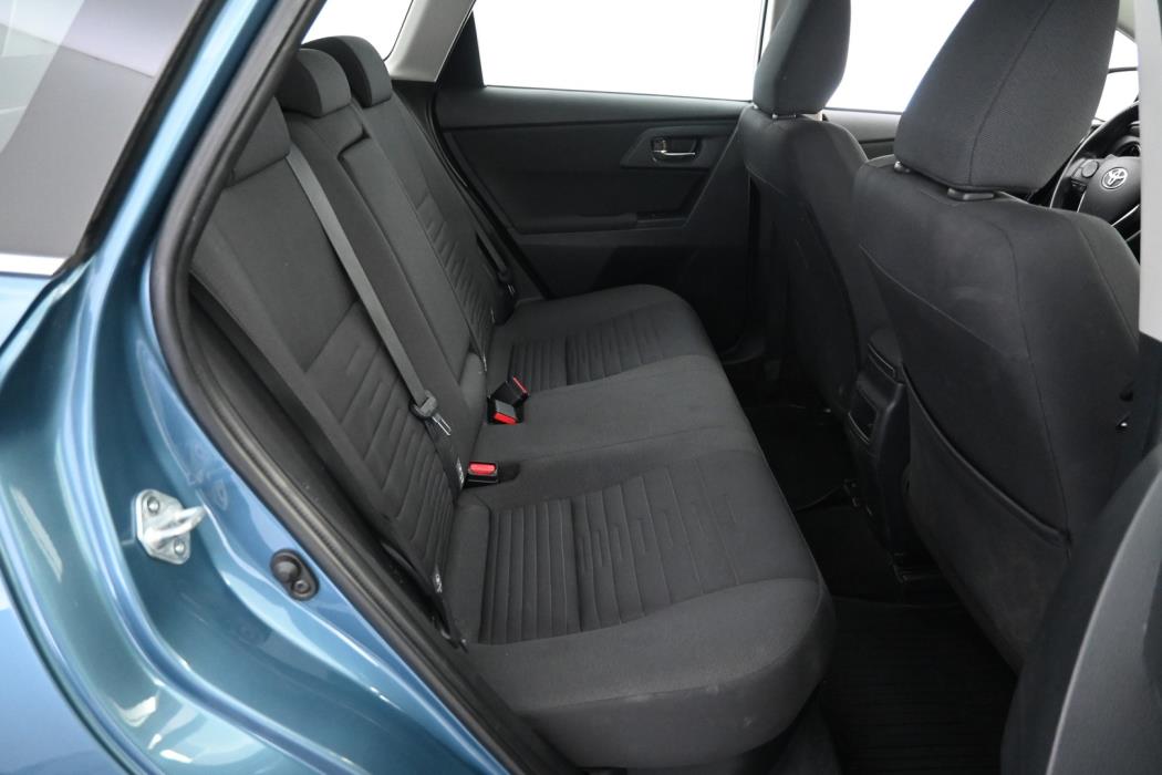 TOYOTA Auris 2016