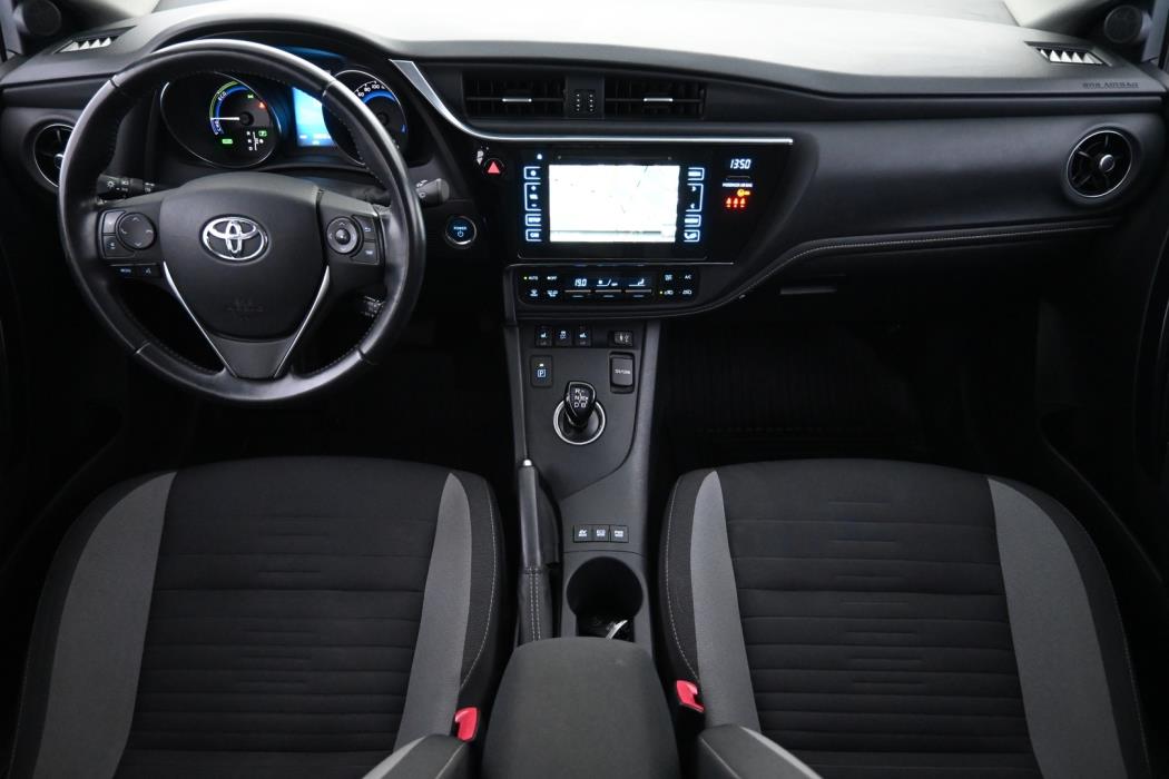 TOYOTA Auris 2016