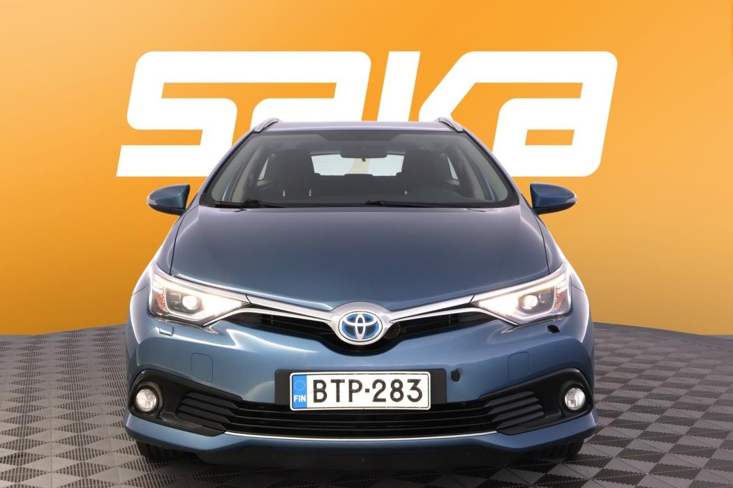 TOYOTA Auris 2016