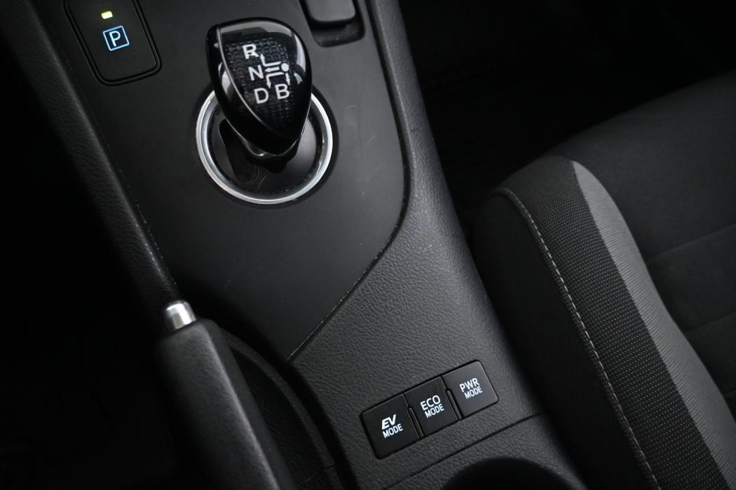 TOYOTA Auris 2016