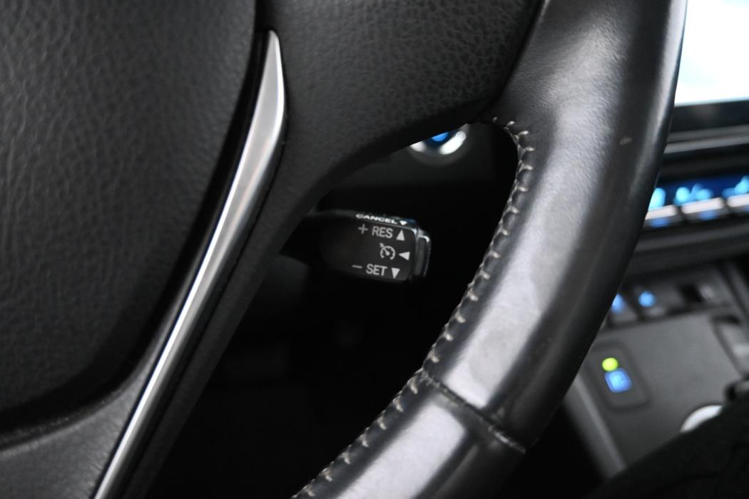 TOYOTA Auris 2016