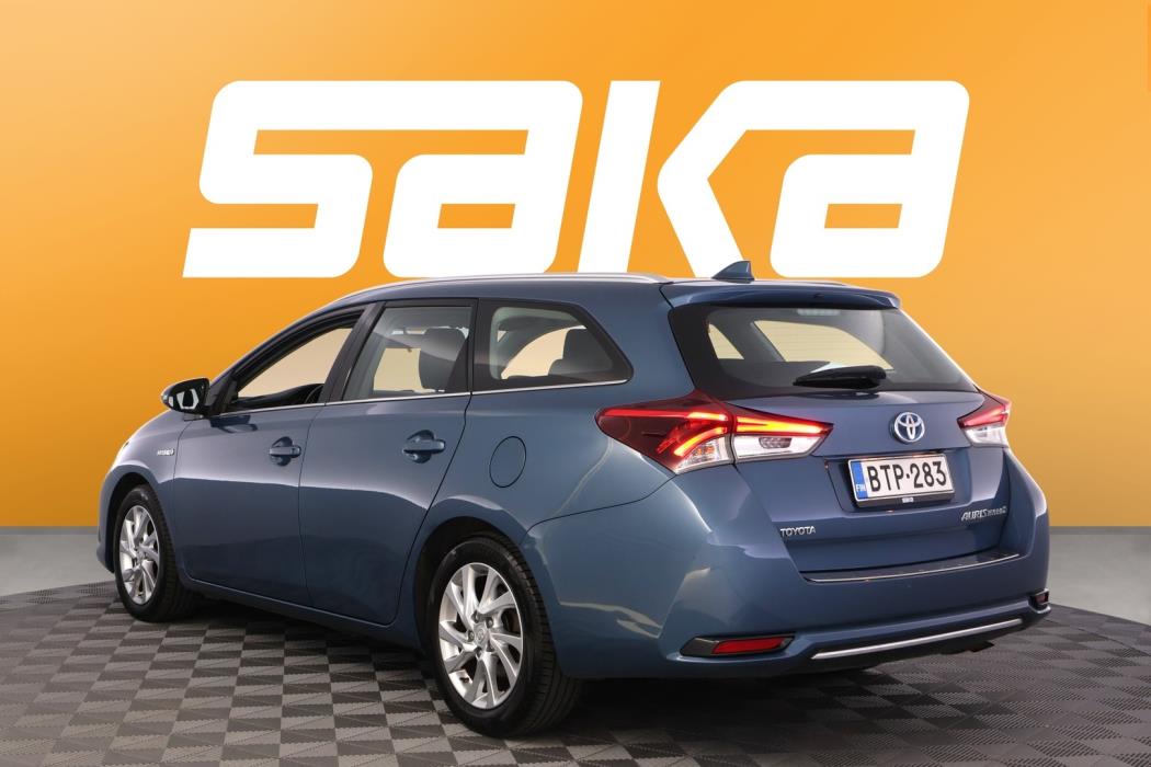 TOYOTA Auris 2016