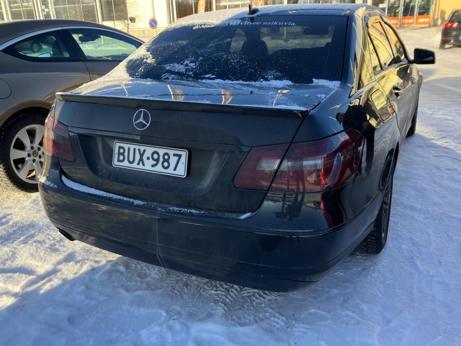 MERCEDES-BENZ E 2010
