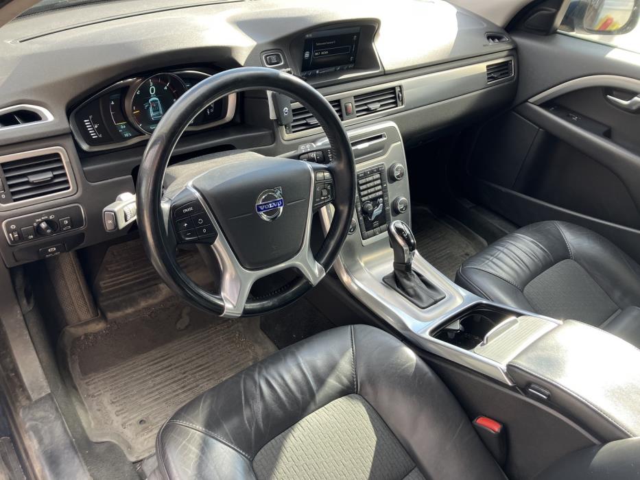 VOLVO V70 2014