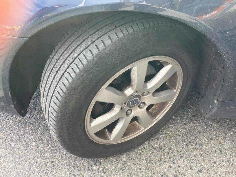 VOLVO V70 2014