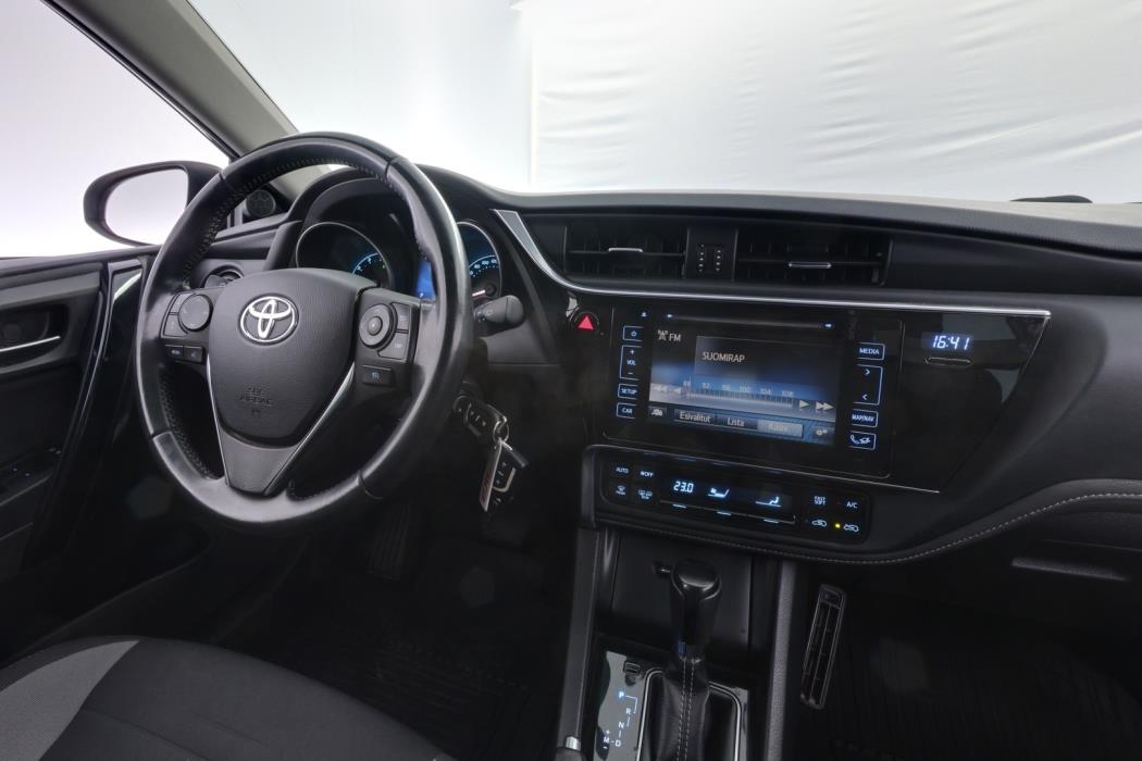 TOYOTA Auris 2017