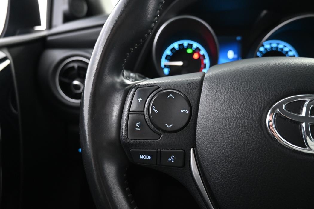 TOYOTA Auris 2017