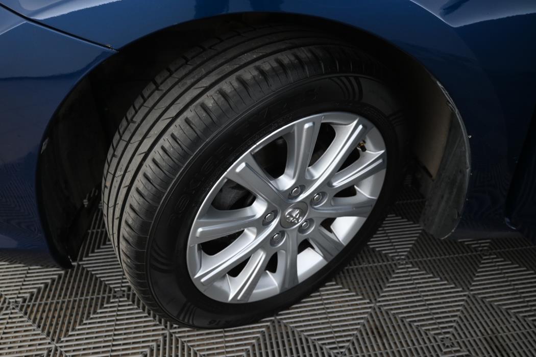 TOYOTA Auris 2017
