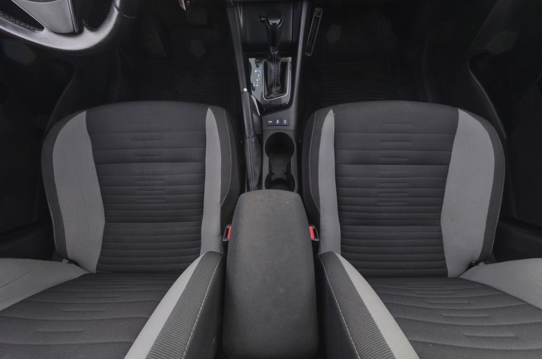 TOYOTA Auris 2017