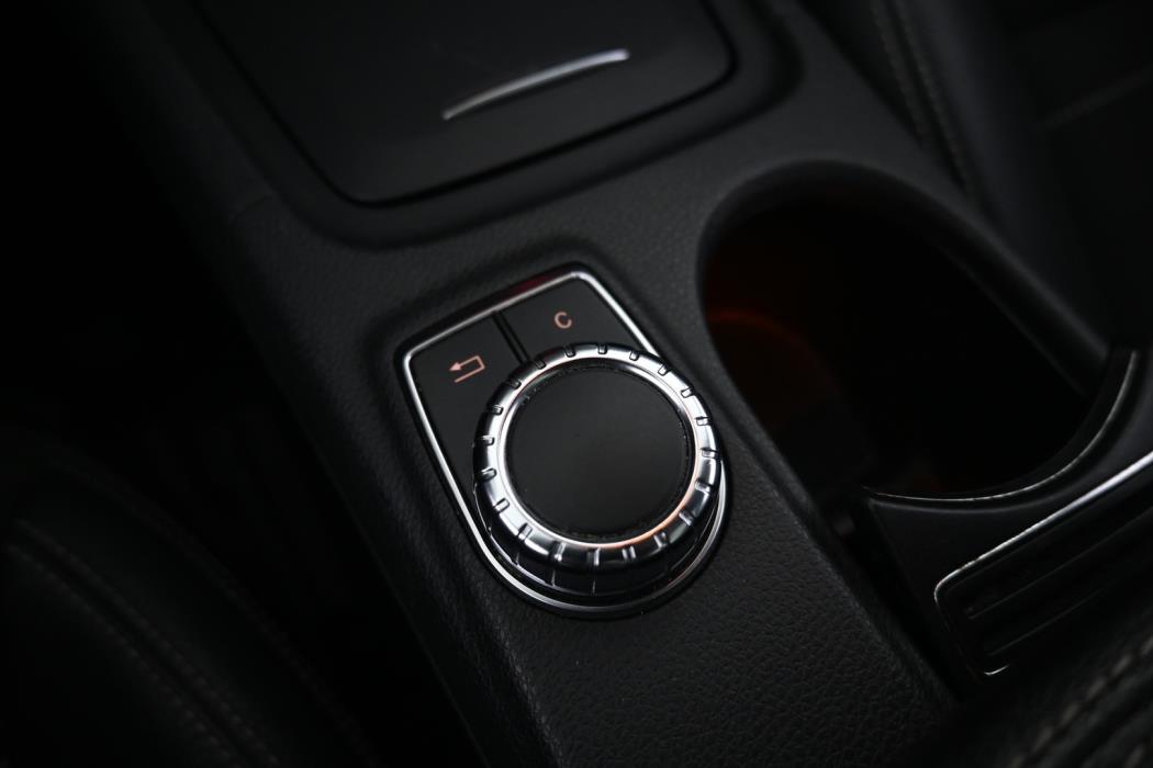 MERCEDES-BENZ CLA 2013
