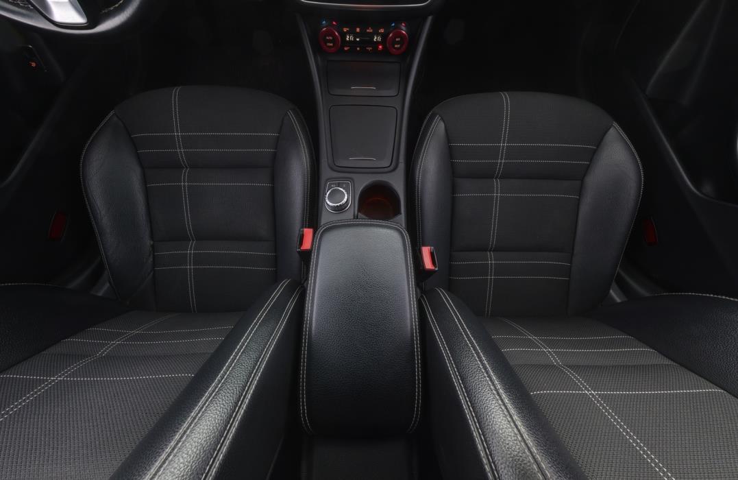 MERCEDES-BENZ CLA 2013