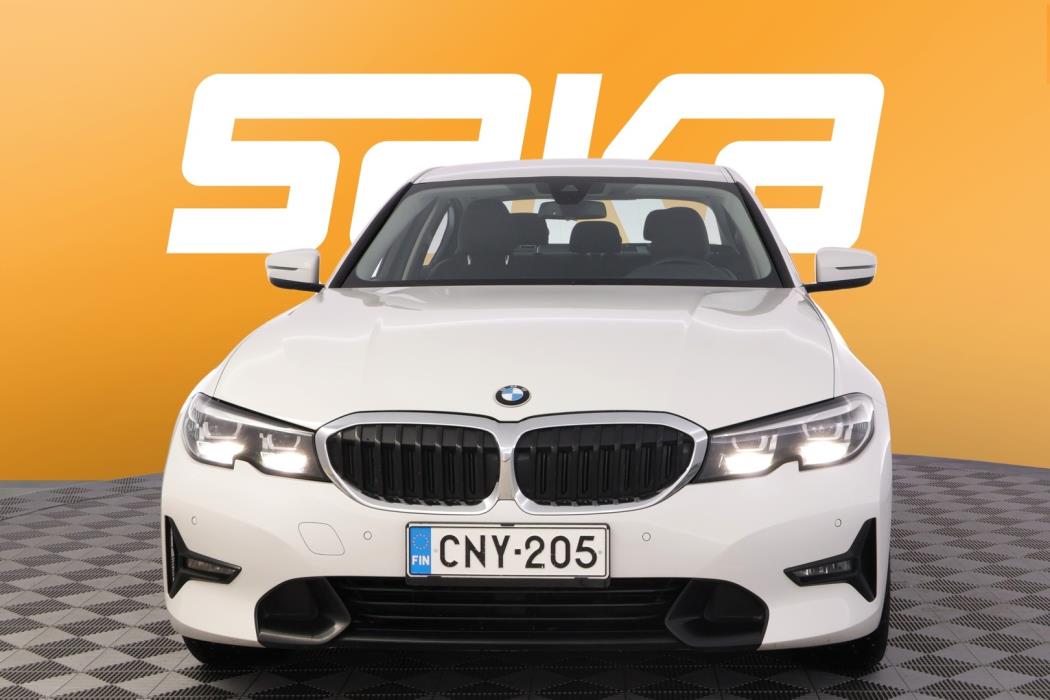 BMW 330 2019