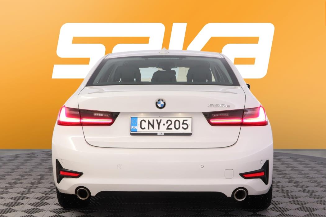 BMW 330 2019