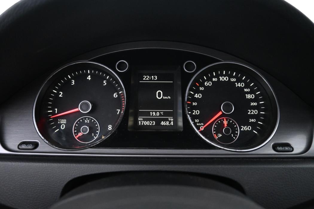 VOLKSWAGEN PASSAT 2014
