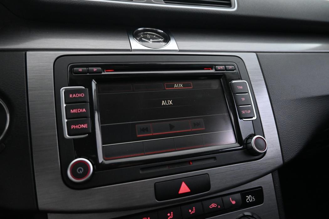 VOLKSWAGEN PASSAT 2014