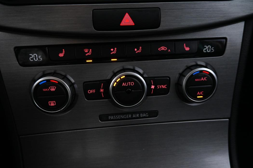 VOLKSWAGEN PASSAT 2014