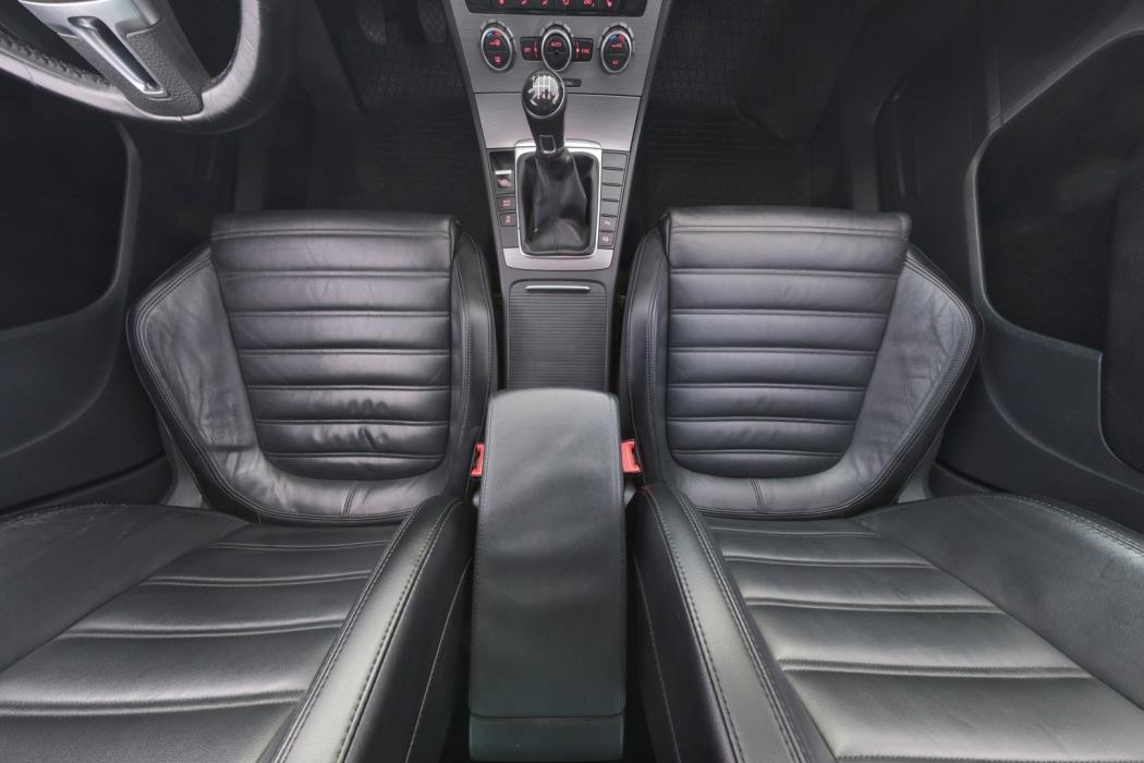 VOLKSWAGEN PASSAT 2014