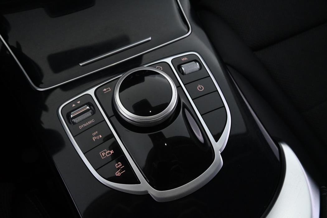 MERCEDES-BENZ C 2020