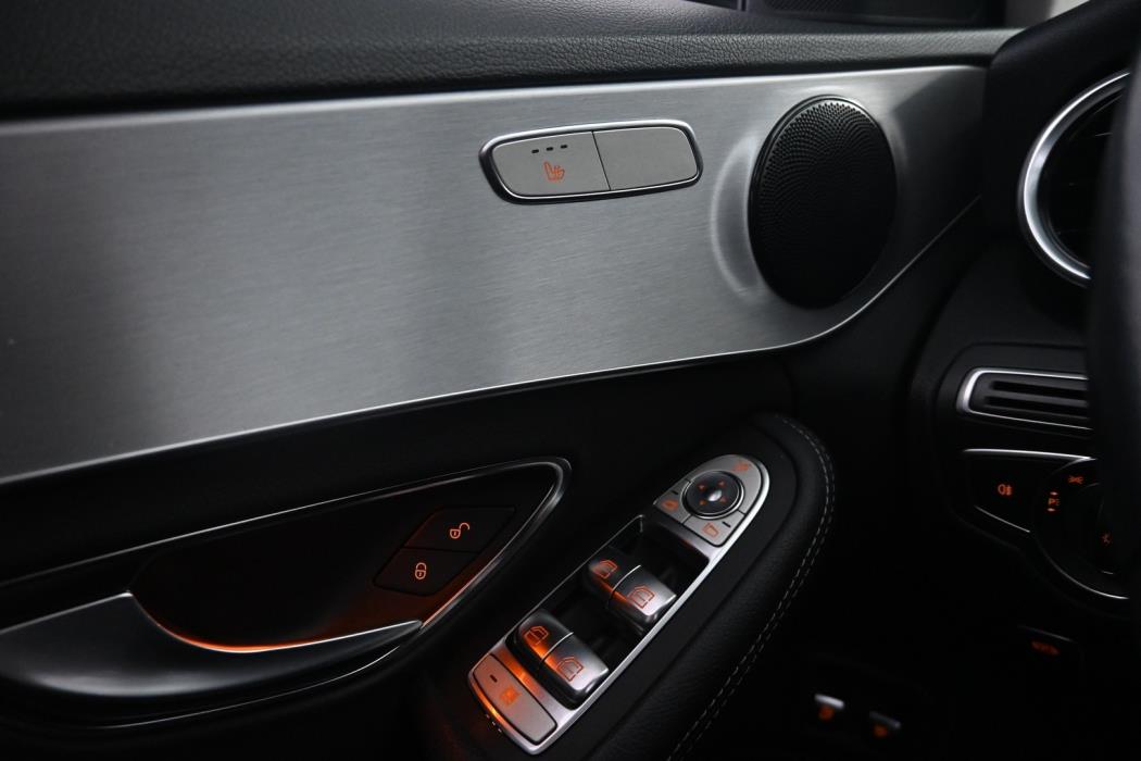 MERCEDES-BENZ C 2020