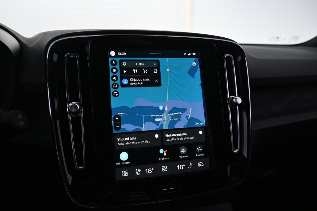 VOLVO XC40 2024