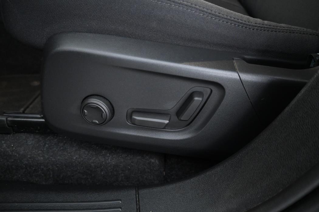 VOLVO XC40 2024