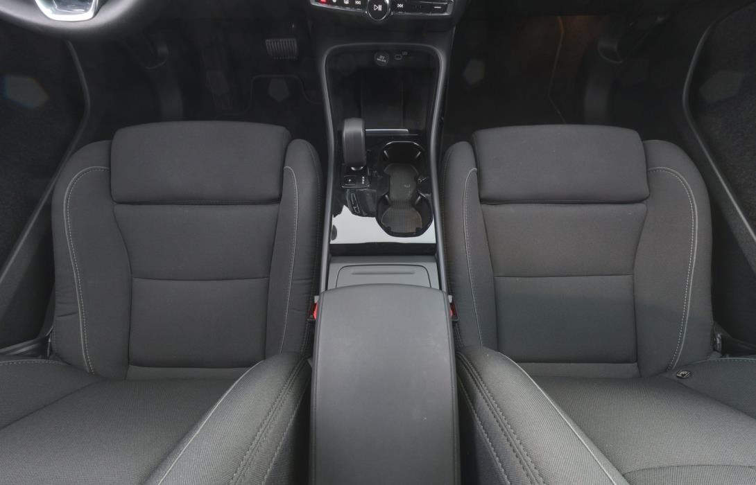 VOLVO XC40 2024