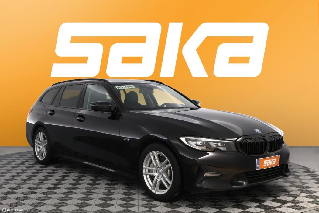 BMW 330 2022