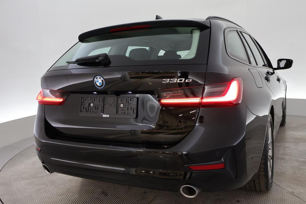 BMW 330 2022