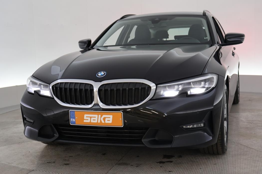 BMW 330 2022