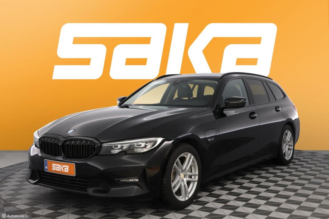BMW 330 2022