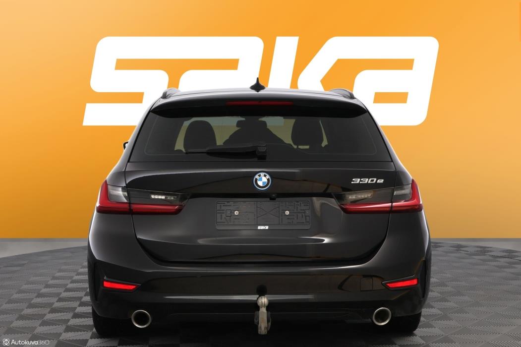 BMW 330 2022