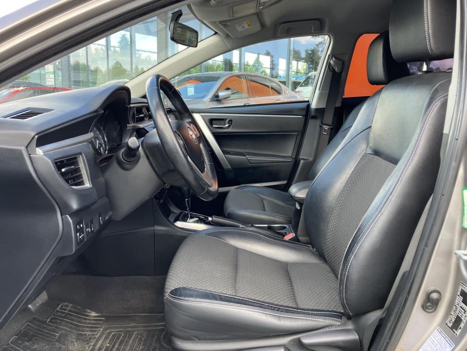 TOYOTA Corolla 2013