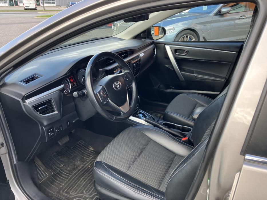 TOYOTA Corolla 2013