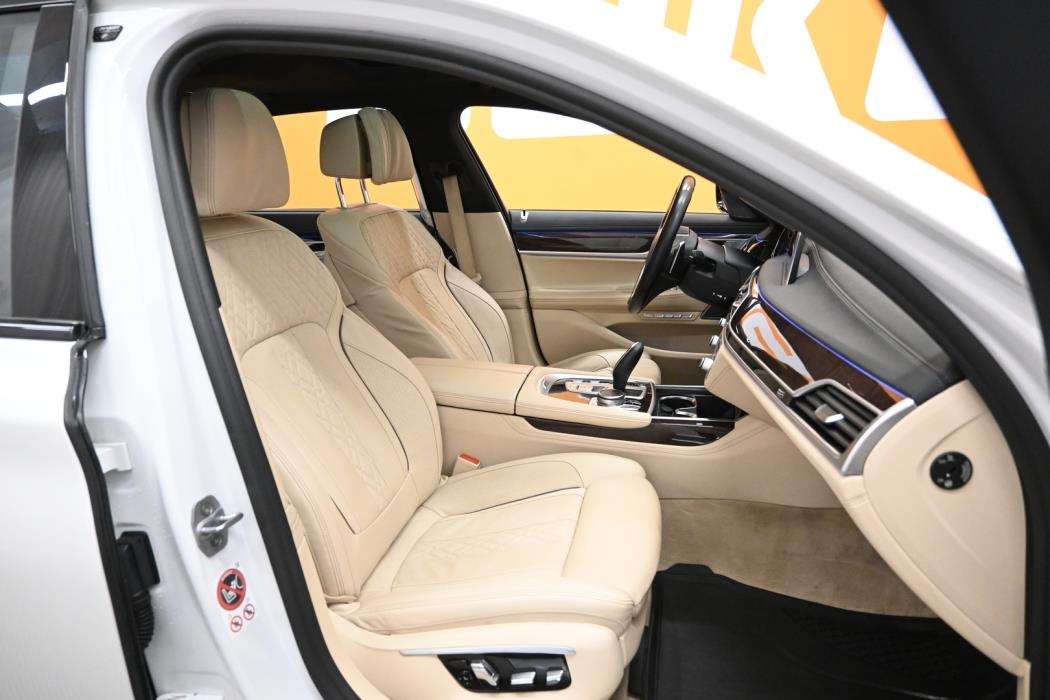BMW 740 2017