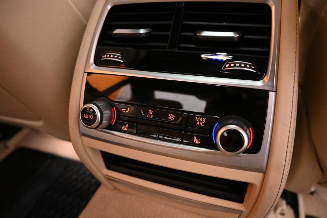 BMW 740 2017
