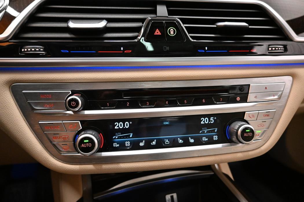 BMW 740 2017