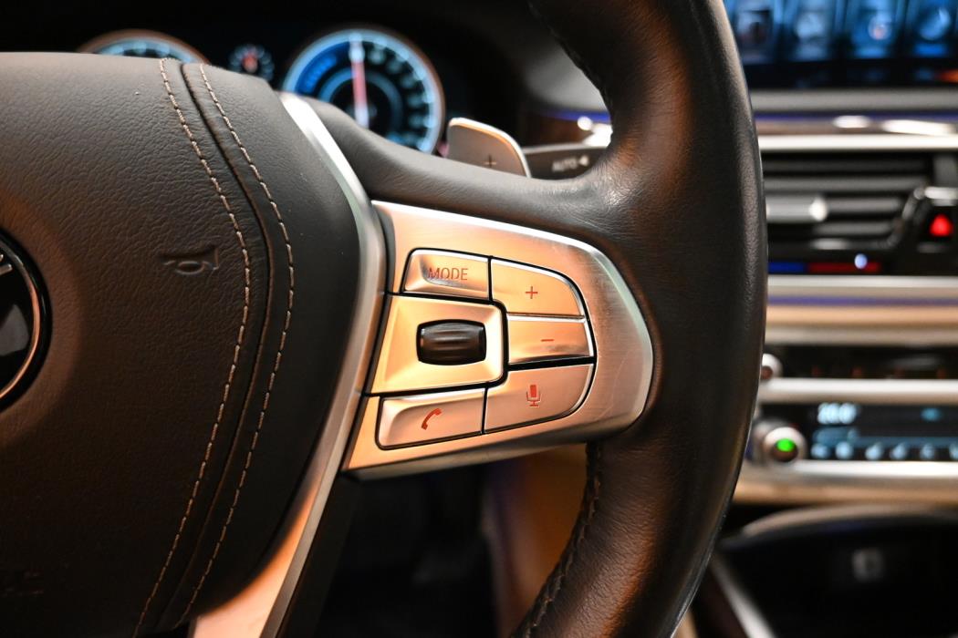 BMW 740 2017