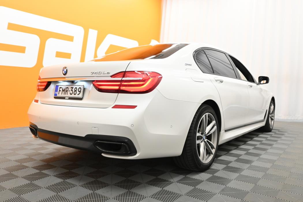 BMW 740 2017