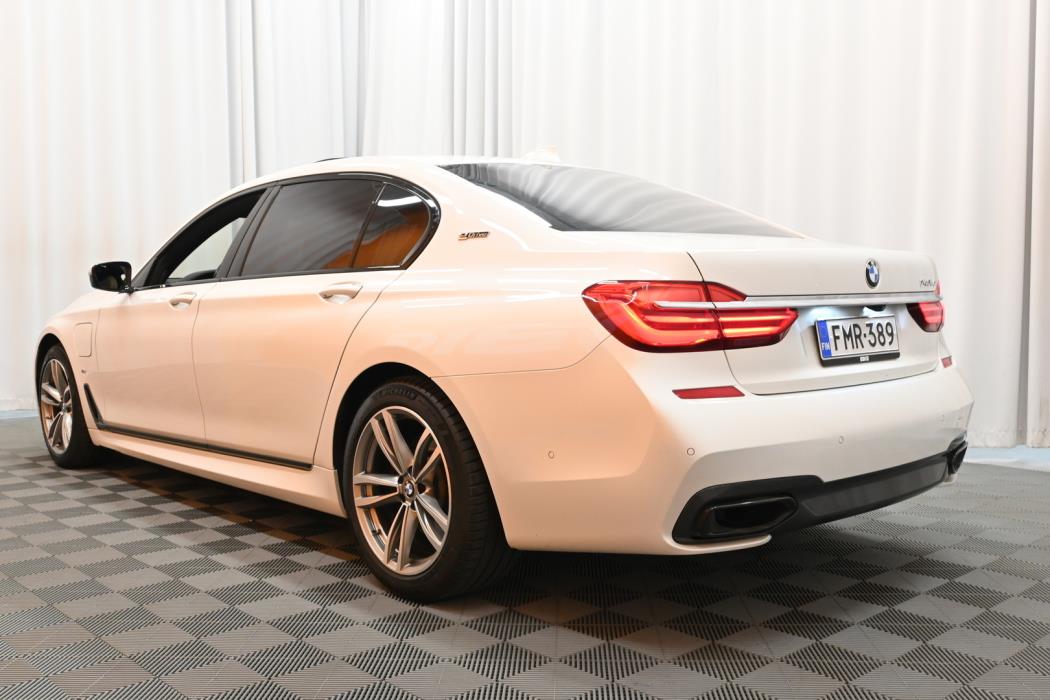 BMW 740 2017
