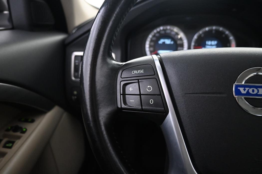 VOLVO V70 2010